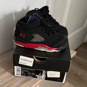 Jordan Retro 5 Black and Purple Sneakers
